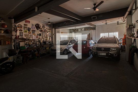 garagem de casa à venda com 4 quartos, 300m² em Aclimação, São Paulo