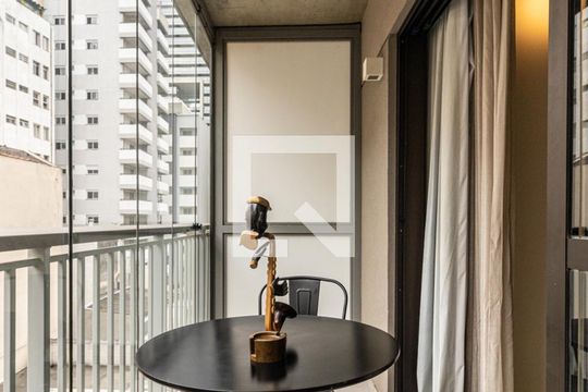 Varanda de kitnet/studio para alugar com 1 quarto, 30m² em República, São Paulo