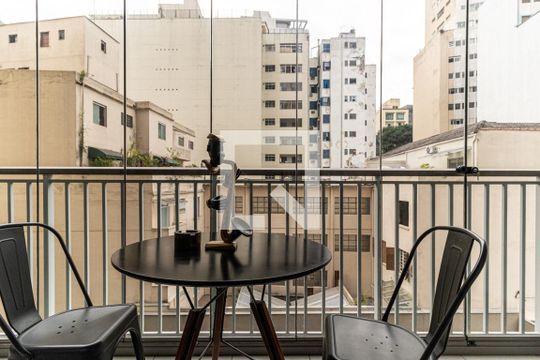 Varanda de kitnet/studio para alugar com 1 quarto, 30m² em República, São Paulo