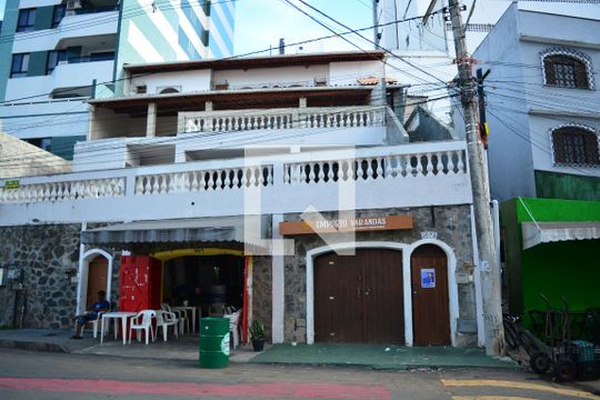 Fachada de casa para alugar com 2 quartos, 185m² em Caminho das Árvores, Salvador