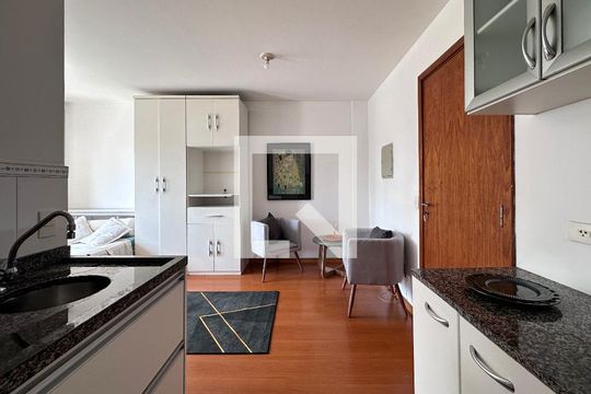 Cozinha de kitnet/studio para alugar com 1 quarto, 27m² em Campo Belo, São Paulo