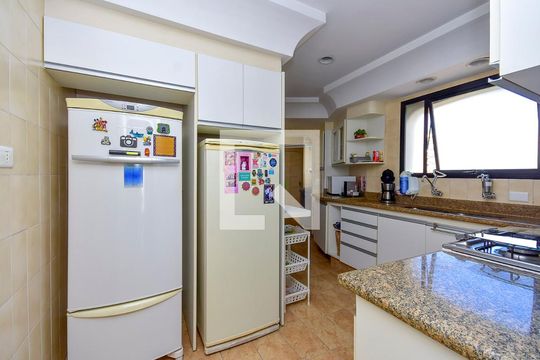 Cozinha de apartamento à venda com 3 quartos, 199m² em Pinheiros, São Paulo