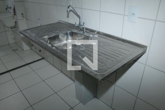 Cozinha de apartamento para alugar com 2 quartos, 53m² em Vila Catia, Nova Iguaçu