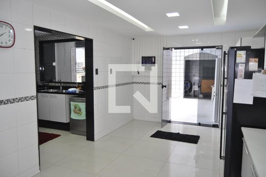 Cozinha de casa à venda com 5 quartos, 500m² em Pilares, Rio de Janeiro