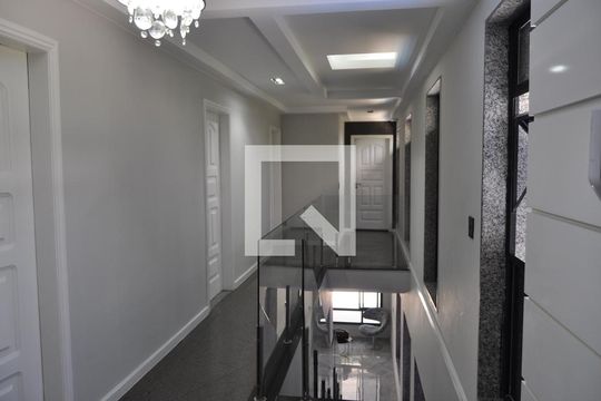 Corredor de casa à venda com 5 quartos, 500m² em Pilares, Rio de Janeiro