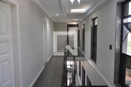 Corredor de casa à venda com 5 quartos, 500m² em Pilares, Rio de Janeiro