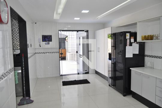 Cozinha de casa à venda com 5 quartos, 500m² em Pilares, Rio de Janeiro