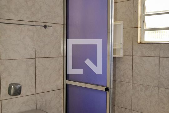 Banheiro de casa à venda com 3 quartos, 180m² em Azenha, Porto Alegre