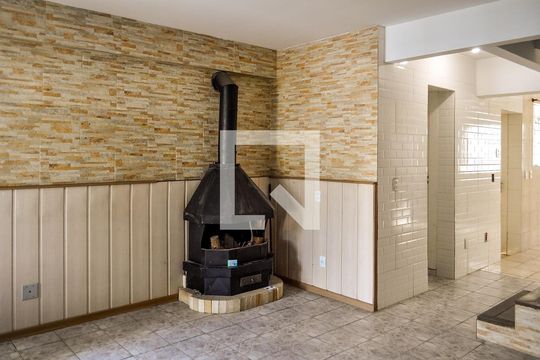 Sala de casa à venda com 3 quartos, 180m² em Azenha, Porto Alegre