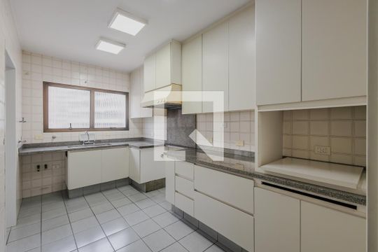 Cozinha de apartamento à venda com 3 quartos, 177m² em Vila Mariana, São Paulo