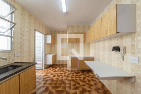 Cozinha de apartamento para alugar com 3 quartos, 125m² em Jardim das Acacias, São Paulo