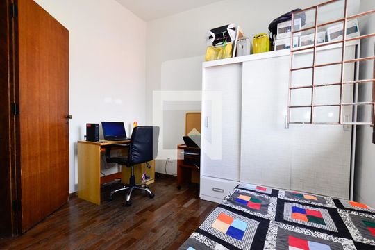 Quarto 2 de casa à venda com 4 quartos, 364m² em Cachoeirinhas, Belo Horizonte