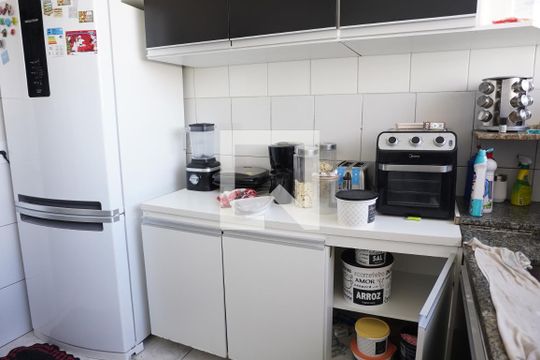 Cozinha de casa à venda com 3 quartos, 270m² em Vila Cavaton, São Paulo