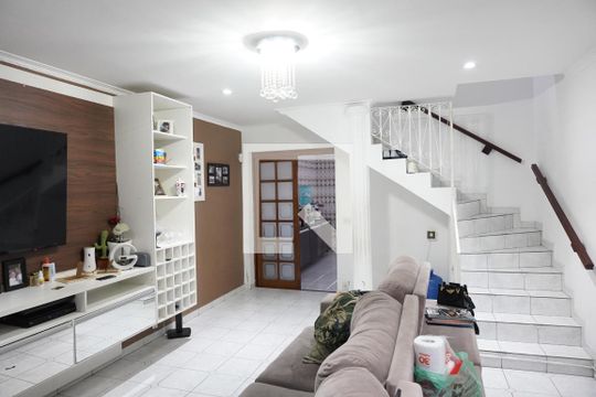 Sala de casa à venda com 3 quartos, 270m² em Vila Cavaton, São Paulo