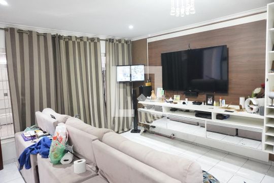 Sala de casa à venda com 3 quartos, 270m² em Vila Cavaton, São Paulo