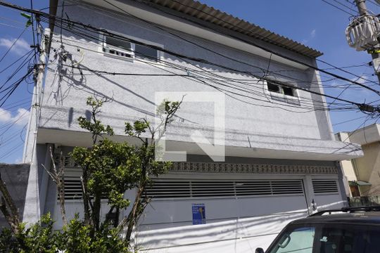 Fachada de casa à venda com 3 quartos, 270m² em Vila Cavaton, São Paulo