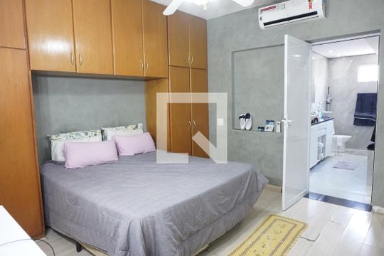 Suíte 1 de casa à venda com 3 quartos, 270m² em Vila Cavaton, São Paulo