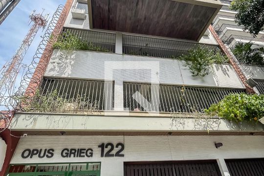 Fachada de apartamento à venda com 2 quartos, 138m² em Vila Isabel, Rio de Janeiro