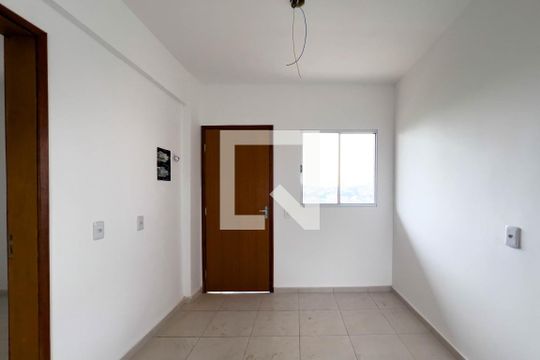 Sala e cozinha de apartamento para alugar com 2 quartos, 39m² em Vila Aricanduva, São Paulo