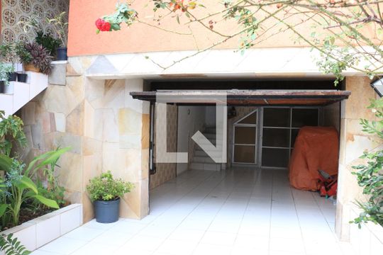 Garagem de casa à venda com 3 quartos, 300m² em Anchieta, São Bernardo do Campo