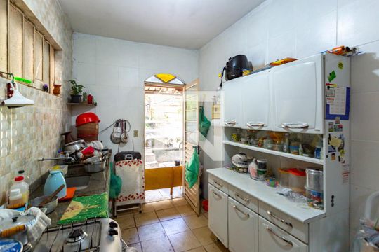 Cozinha de casa para alugar com 1 quarto, 64m² em Dom Bosco, Belo Horizonte