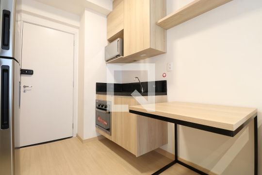 Cozinha de apartamento para alugar com 1 quarto, 35m² em Perdizes, São Paulo