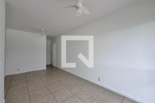 Sala de apartamento à venda com 3 quartos, 92m² em Barra da Tijuca, Rio de Janeiro