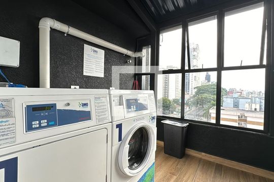 Lavanderia de kitnet/studio para alugar com 1 quarto, 19m² em Água Verde, Curitiba