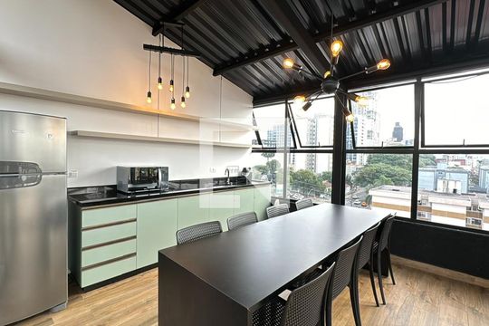 Área comum - Salão de festas de kitnet/studio para alugar com 1 quarto, 19m² em Água Verde, Curitiba