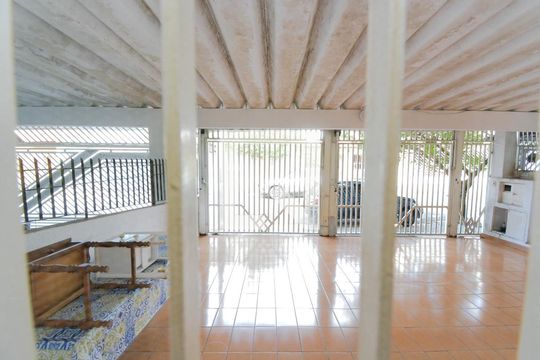 Quarto - Vista de casa para alugar com 1 quarto, 60m² em Parque Renato Maia, Guarulhos