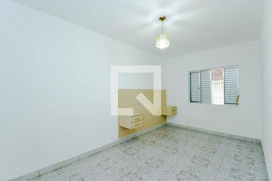 Quarto de casa para alugar com 1 quarto, 60m² em Parque Renato Maia, Guarulhos