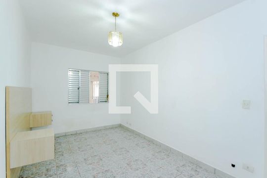 Quarto de casa para alugar com 1 quarto, 60m² em Parque Renato Maia, Guarulhos