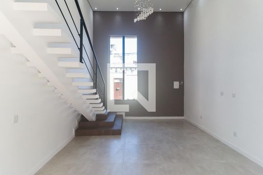 Casa para alugar com 3 quartos, 300m² em Vila Oliveira, Mogi das Cruzes