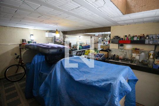 Garagem de casa para alugar com 3 quartos, 450m² em Limoeiro, São Paulo