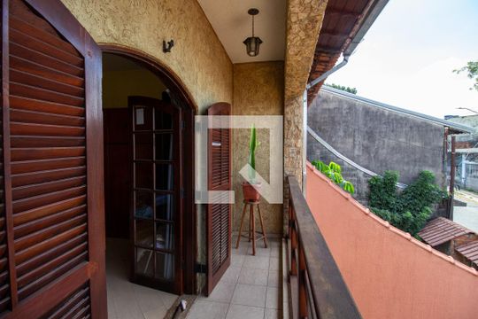 Quarto 1 / Varanda de casa para alugar com 3 quartos, 450m² em Limoeiro, São Paulo