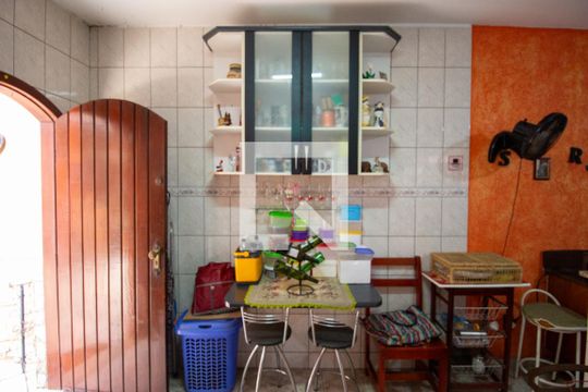 Cozinha de casa para alugar com 3 quartos, 450m² em Limoeiro, São Paulo