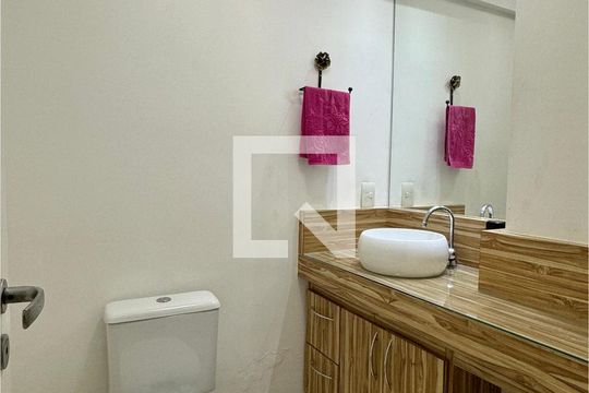 Lavabo de apartamento para alugar com 3 quartos, 85m² em Jardim Tupanci, Barueri