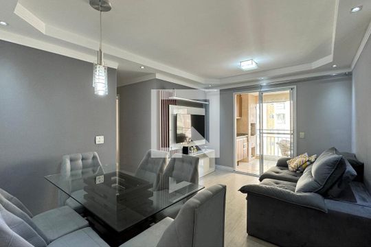 Apartamento para alugar com 3 quartos, 85m² em Jardim Tupanci, Barueri