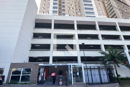 Fachada de apartamento para alugar com 3 quartos, 85m² em Jardim Tupanci, Barueri