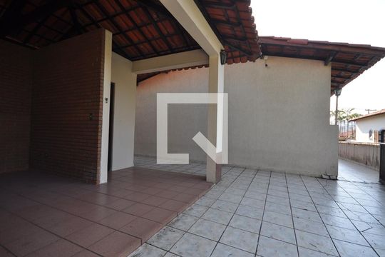Quintal de casa à venda com 3 quartos, 648m² em Vila Nova Mazzei, São Paulo