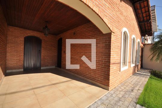 Garagem de casa à venda com 3 quartos, 648m² em Vila Nova Mazzei, São Paulo