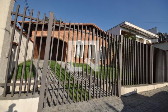 Fachada de casa à venda com 3 quartos, 648m² em Vila Nova Mazzei, São Paulo
