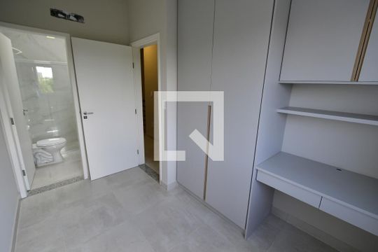 Quarto Suíte 2 de casa de condomínio para alugar com 3 quartos, 105m² em Chácara Primavera, Campinas