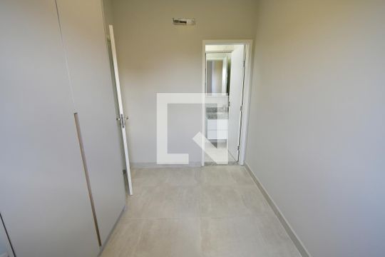 Quarto Suíte 3 de casa de condomínio para alugar com 3 quartos, 105m² em Chácara Primavera, Campinas