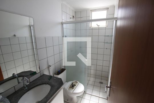 Banheiro de apartamento para alugar com 2 quartos, 55m² em Jardim Presidente, Goiânia