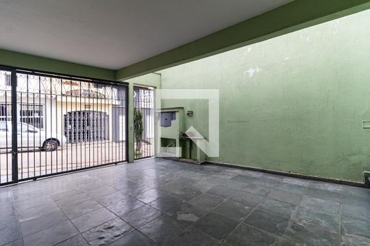 Garagem  de casa para alugar com 3 quartos, 170m² em Vila Gumercindo, São Paulo