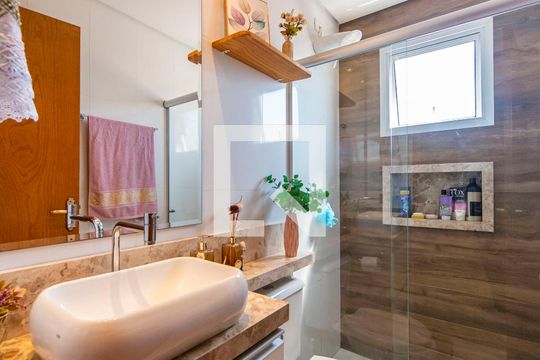Banheiro de apartamento à venda com 3 quartos, 130m² em Parque das Nações, Santo André