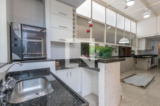 Cozinha de apartamento para alugar com 3 quartos, 216m² em Ouro Preto, Belo Horizonte