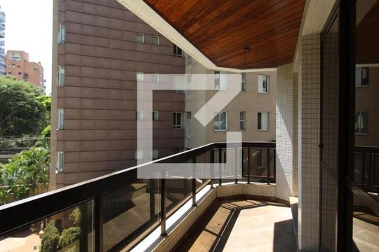 Varanda de apartamento à venda com 4 quartos, 210m² em Vila Nova Conceição, São Paulo