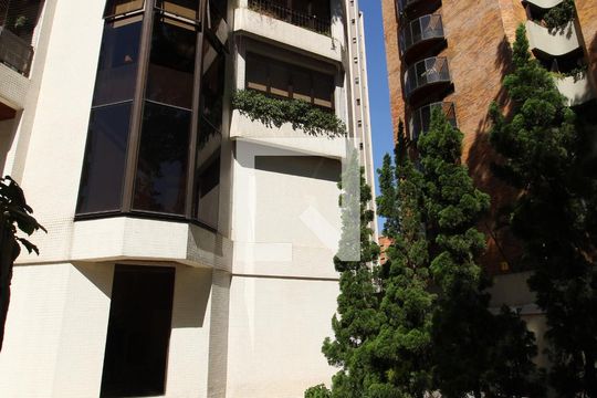 Fachada do Prédio de apartamento à venda com 4 quartos, 210m² em Vila Nova Conceição, São Paulo